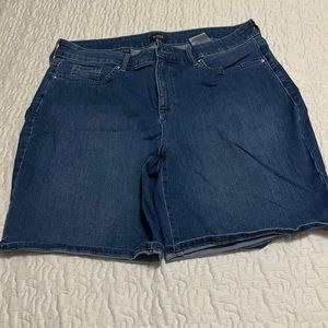 NYDJ shorts 16